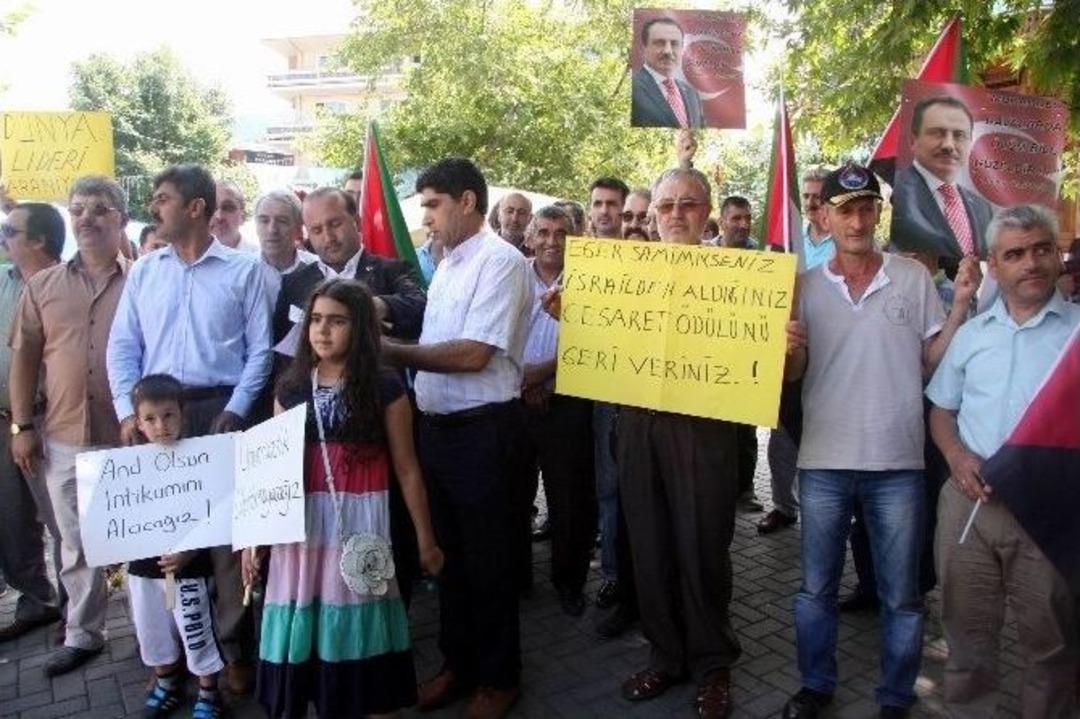 İsrail Bayrağı Yakarak, Katliama Tepki G&ouml;sterdiler