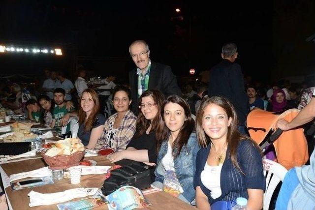 Altıeylül Belediyesi nden Bin Kişiye Sahur 3