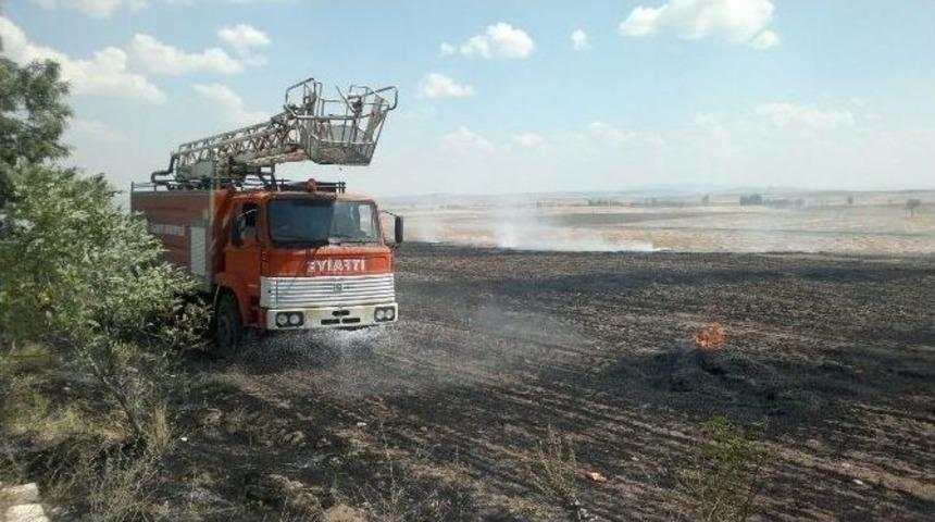 Afyonkarahisar&rsquo;da Arazi Yangını