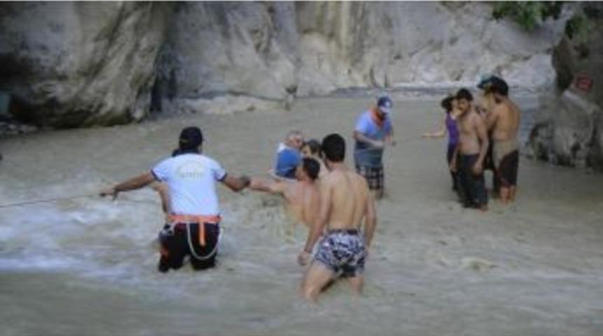Saklıkent Kanyonu&rsquo;ndaki Sel: 1 Kayıp