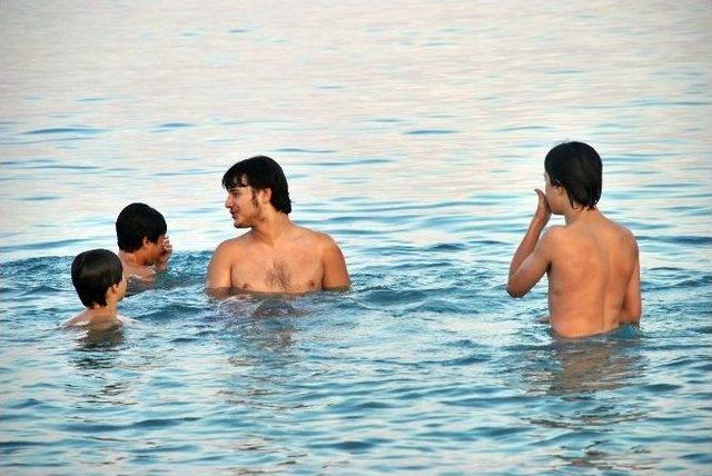 Antalya da İftar Sofraları Sahile Ve Teknelere Taşındı 1