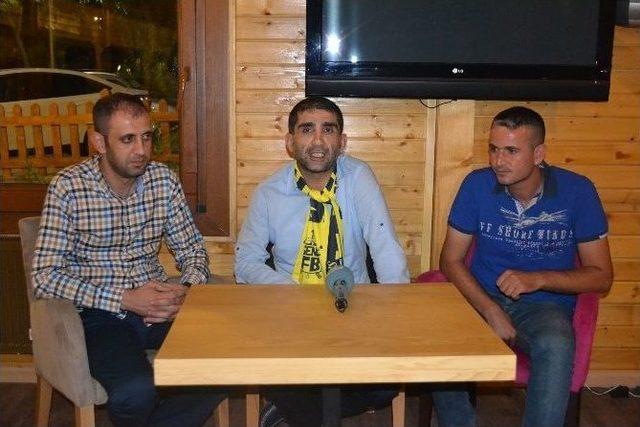 Fenerbahçeli Taraftarlar İftarda Bir Araya Geldi