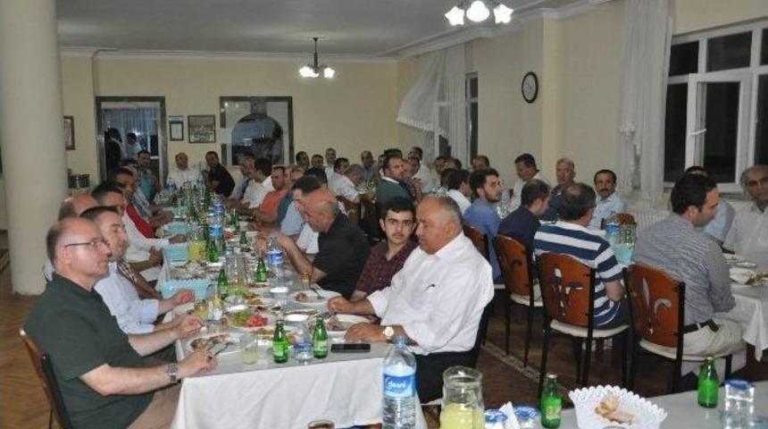 &Uuml;niversite Yurdunda Geniş Katılımlı İftar