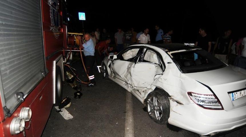 Antalya'da Trafik Kazası: 3 Yaralı