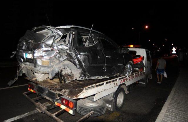 Antalya da Trafik Kazası: 3 Yaralı 3