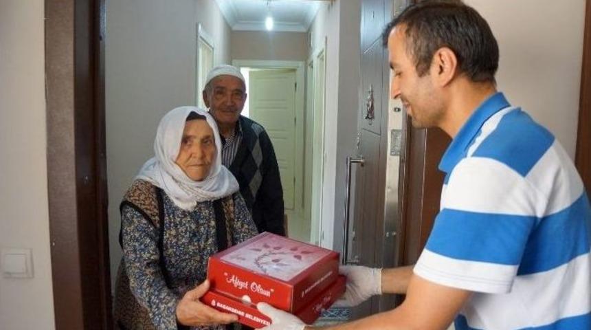 Başakşehir Belediyesi Ramazan Bereketini Vatandaşlarla Paylaşıyor