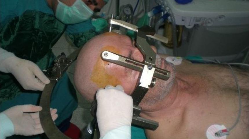 Parkinson Hastalarının Yeni Umudu &ldquo;beyin Pili&rdquo;