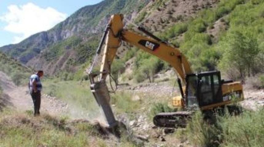 Mahalle Yol &Ccedil;alışmaları Devam Ediyor