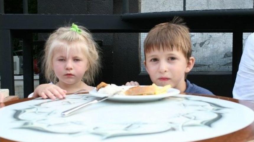 Kimsesiz D&uuml;nya &Ccedil;ocukları Tatilde Buluştu