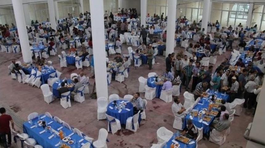 Belediye Başkanı &Uuml;nver,pazarcılar Odasının İftarına Katıldı