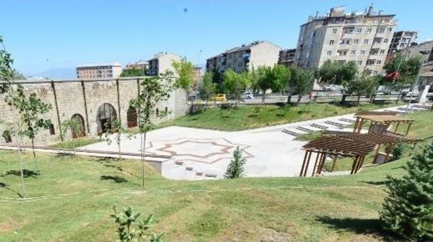 1877 'de Yapıldı, 2014'de Yakutiye Belediyesi İle Yarınlara Taşındı