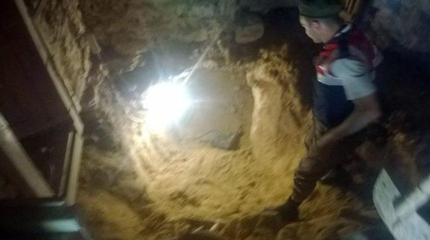 Mersin'de Ka&ccedil;ak Kazı Operasyonu