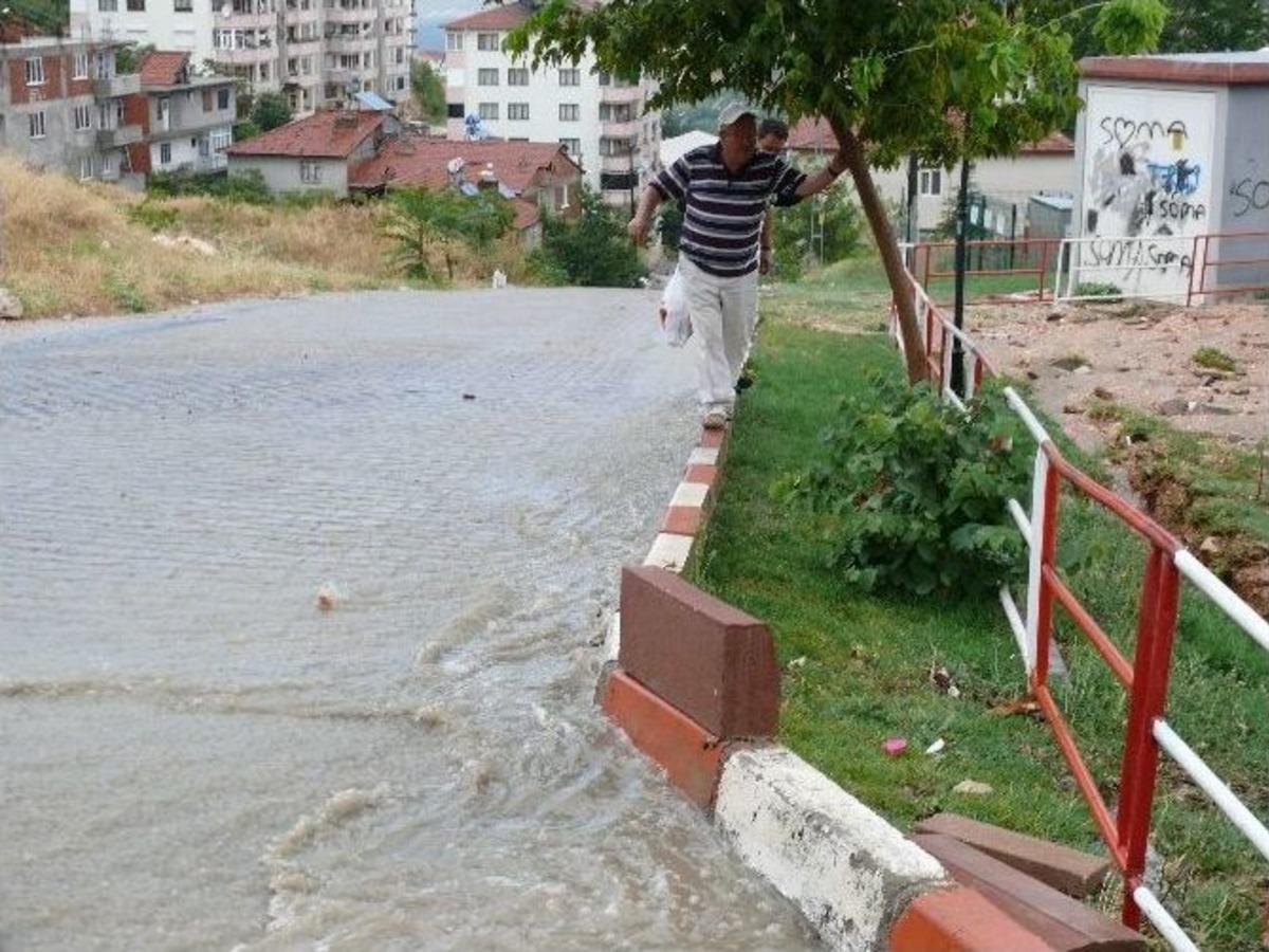 Bilecik&rsquo;te Sağanak Yağmur