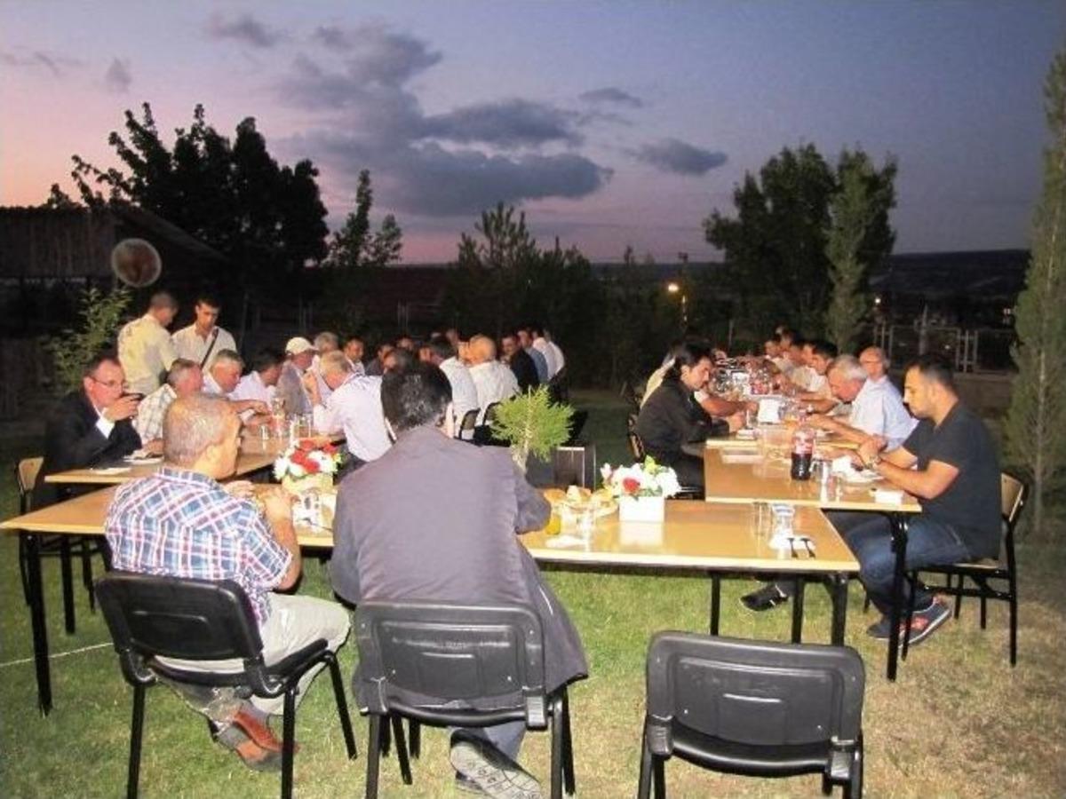 Muhtarlardan Jandarmaya İftar