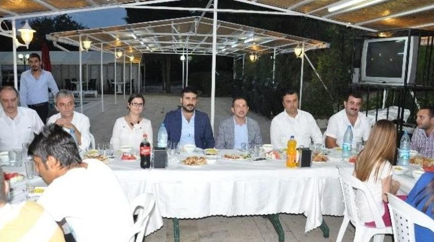 Malkara Belediye Başkanı Ulaş Yurdakul'dan Chp Gen&ccedil;lik Kollarına İftar Yemeği