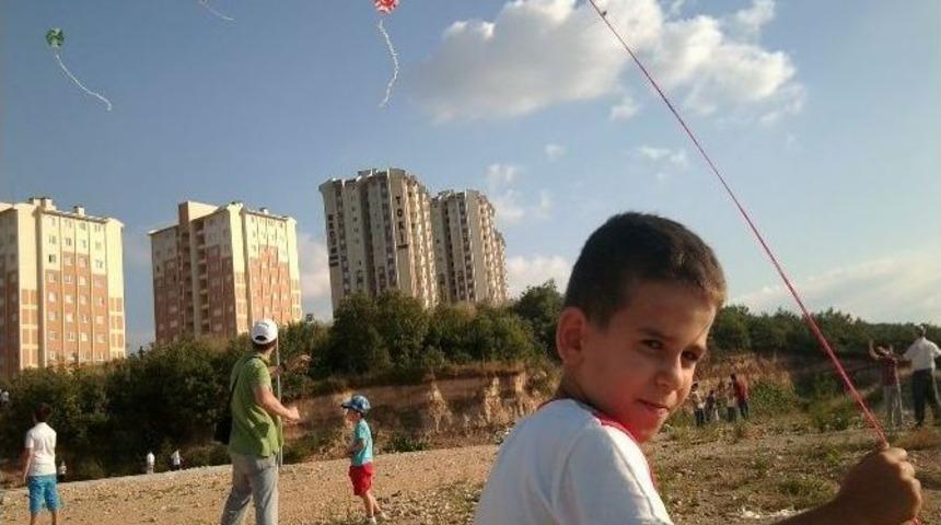 Bursa&rsquo;da 400 U&ccedil;urtma &Ouml;len 400 Filistinli İ&ccedil;in U&ccedil;tu