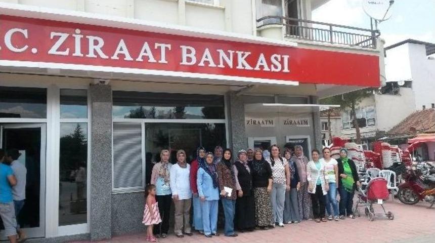 Ak Partili &Uuml;yelerden Erdoğan'a Se&ccedil;im Bağışı