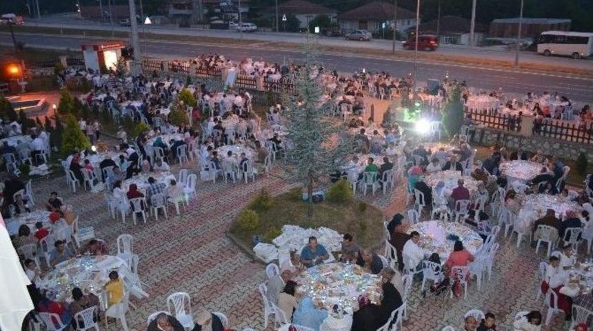 Boğazi&ccedil;i Halkı Belediye İftarında Bir Araya Geldi