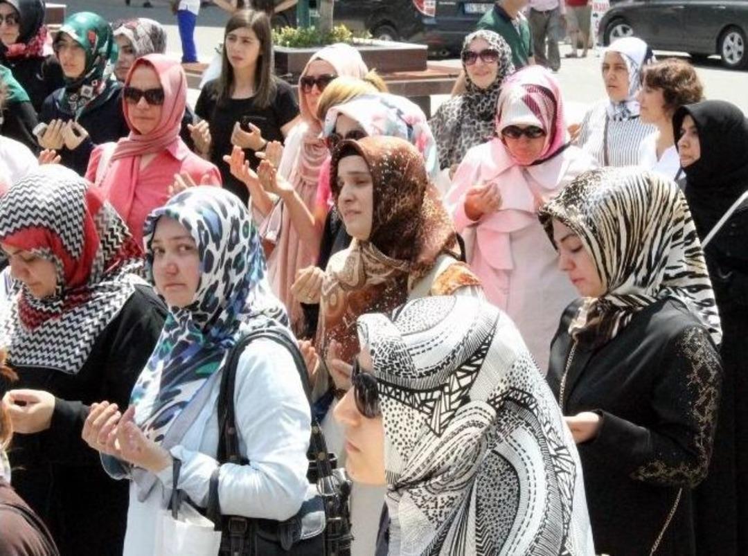 Edremitliler, Filistin Halkı İ&ccedil;in Dualar Edip A&ccedil;ıklama Yaptı