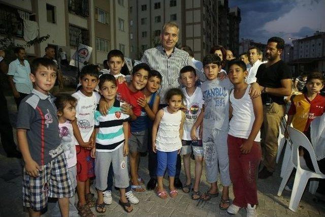 Başkan Zolan, Toki Konutlarında İftar Yaptı