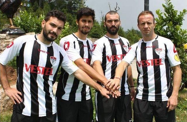 Manisaspor, 4 Oyuncuyla Sözleşme İmzaladı