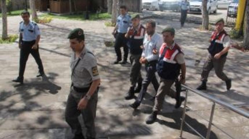 İşkence Yapıp, Başında &Ouml;lmesini Bekledi