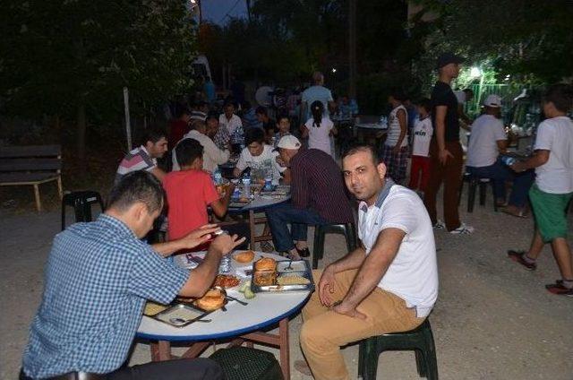 Meclis Üyesi Çelik, Akseki de İftar Verdi 1