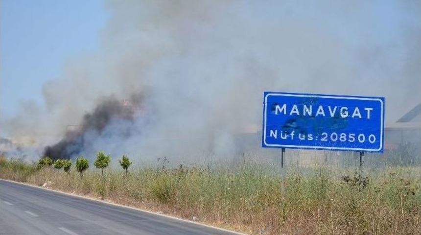 Sulama Kanalında Sazlık Yangını