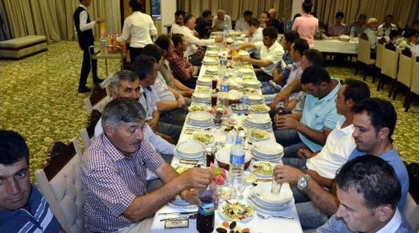 S&uuml;t &Uuml;reticileri İftar Yemeğinde Buluştu