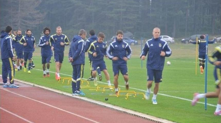 Fenerbah&ccedil;e'nin Yeni Sezon Hazırlıkları S&uuml;r&uuml;yor