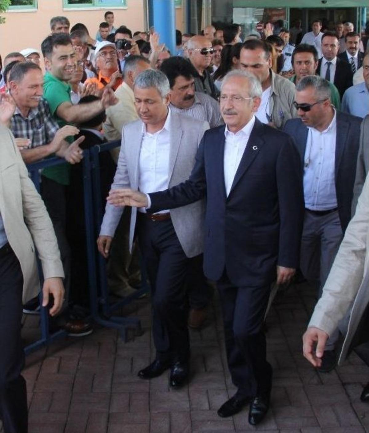Kılı&ccedil;daroğlu: "ekmeleddin Bey'e B&uuml;t&uuml;n D&uuml;nyanın İhtiyacı Var"
