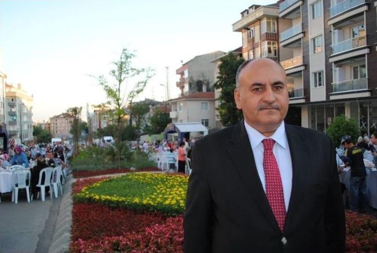 6 Bin Kişi İftarda Gazze İ&ccedil;in Dua Etti