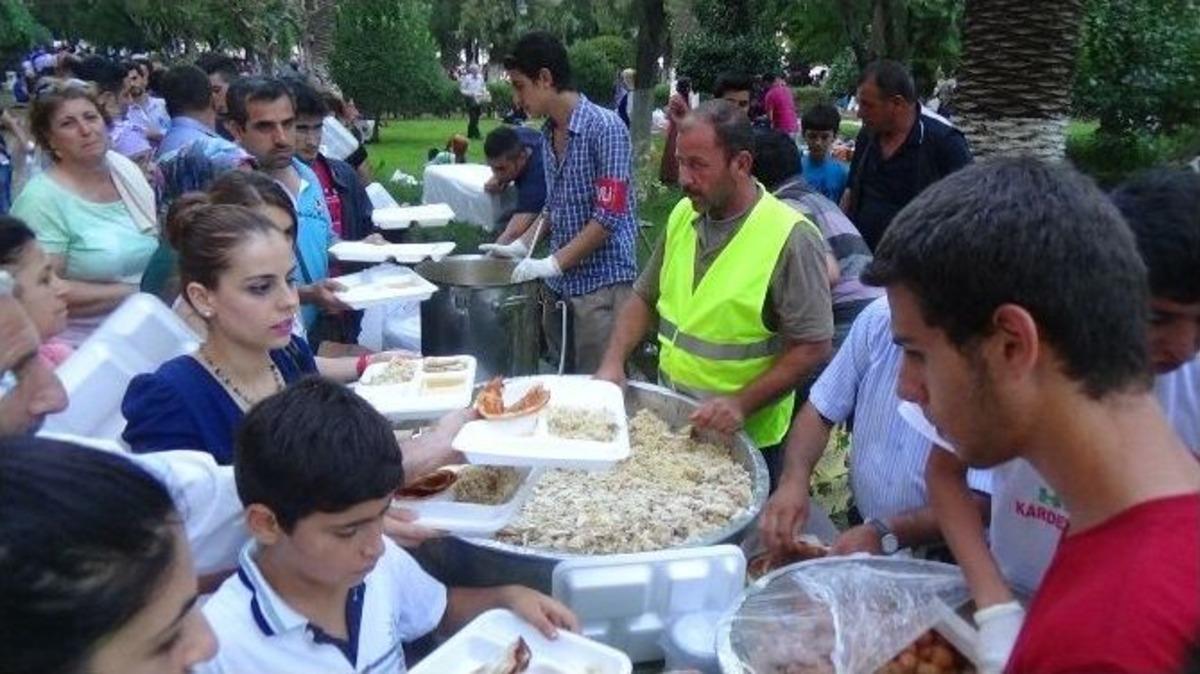 Hatay'da &ldquo;kardeşlik Sofrası&rdquo; Kuruldu