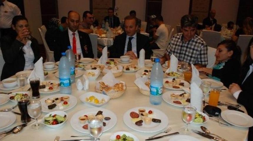 Afyonkarahisar Valisi G&uuml;ner&rsquo;den Şehit Ve Gazi Ailelerine İş M&uuml;jdesi