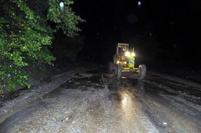 Ayvacık'ta Heyelan Korkuttu