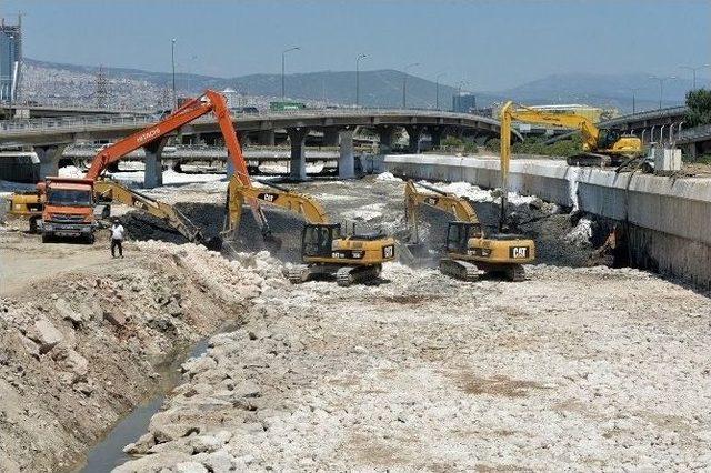 Büyükşehir'den Meles'te Beton Operasyonu