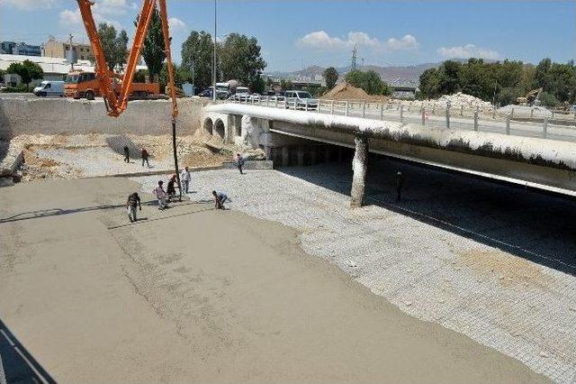 Büyükşehir'den Meles'te Beton Operasyonu