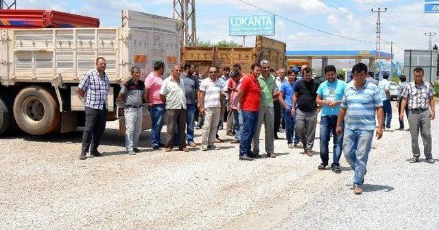 Tır Şof&ouml;rleri Kayseri-adana Karayolunu Trafiğe Kapattı 1
