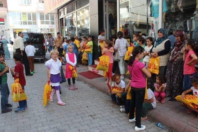 Beyşehir’de Çocuklara Kıyafet Yardımı