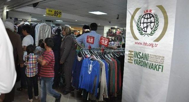 Bitlis’te Yetim Ve Fakir 600 Aileye Giyim Yardımı