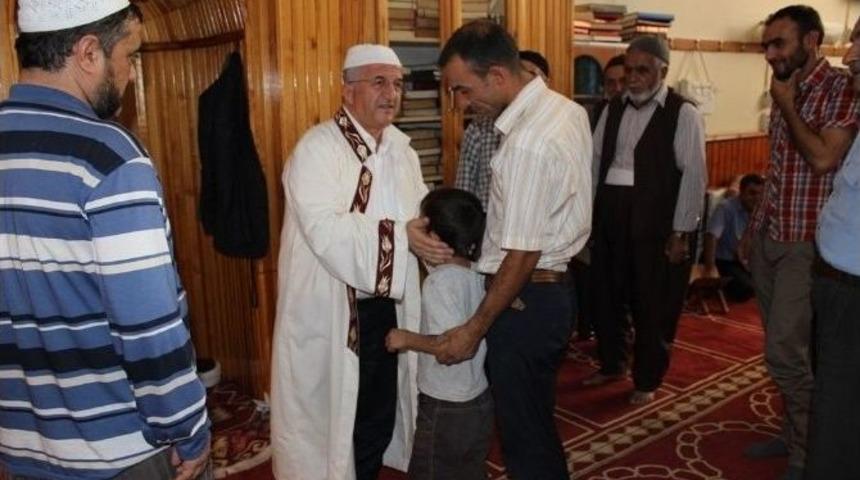 M&uuml;ft&uuml; Arvas Her G&uuml;n İki Camide Vaaz Ve İrşat Faaliyetlerini S&uuml;rd&uuml;r&uuml;yor