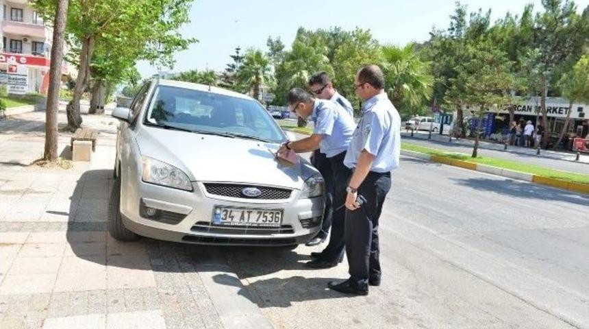 Konyaaltı Zabıta, Kaldırım İşgaline Ge&ccedil;it Vermiyor