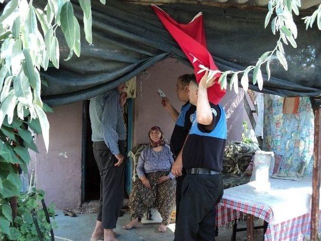 &Ccedil;anakkale de Polislerden Ramazan Yardımı 1