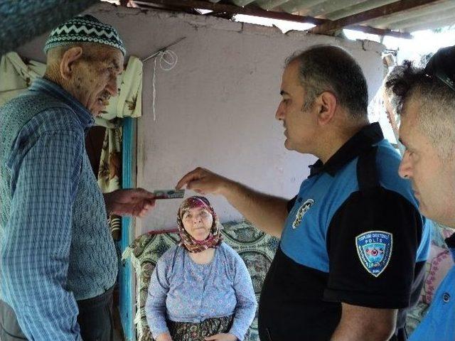 &Ccedil;anakkale de Polislerden Ramazan Yardımı 2