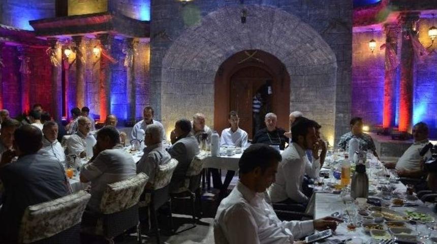 Kilis Vakfı&rsquo;nden Muhtarlara İftar Yemeği