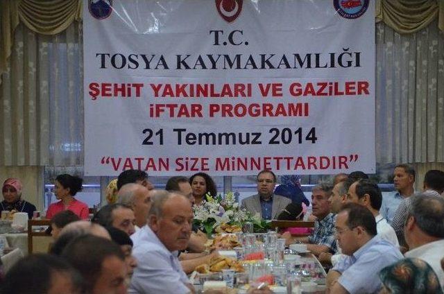 Tosya Kaymakamlığı Şehit Yakınları Ve Gazilerle İftarda Buluştu