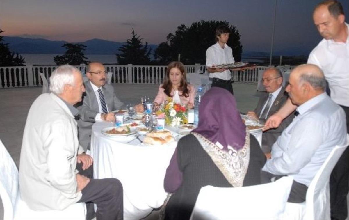 Jandarma, Şehit Aileleri Ve Gazilere İftar Verdi