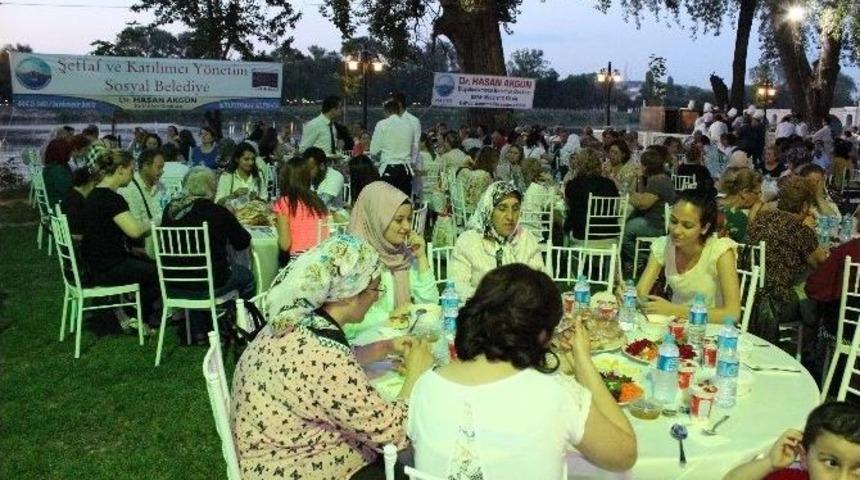 B&uuml;y&uuml;k&ccedil;ekmeceliler, Meri&ccedil; Nehri'nin Kıyısında İftar Yaptı