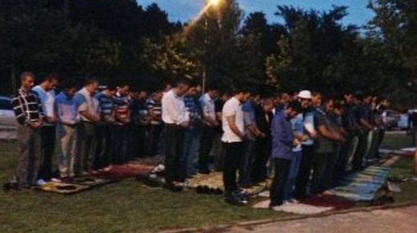 &Uuml;lk&uuml; Ocakları'ndan Simit ve Hurmalı iftar