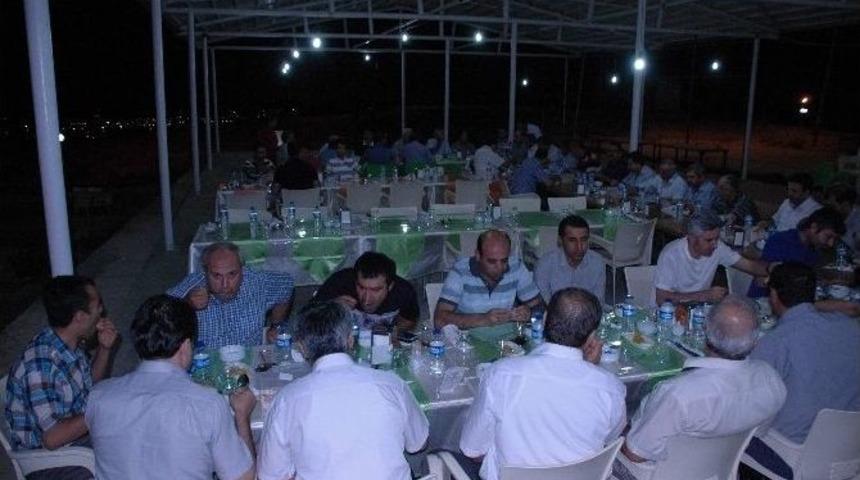 Ak Partililer Sahurda Bir Araya Geldi